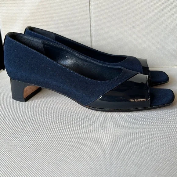 Vaneli Vintage Ibana Open-Toe Navy Pump - Picture 3 of 7